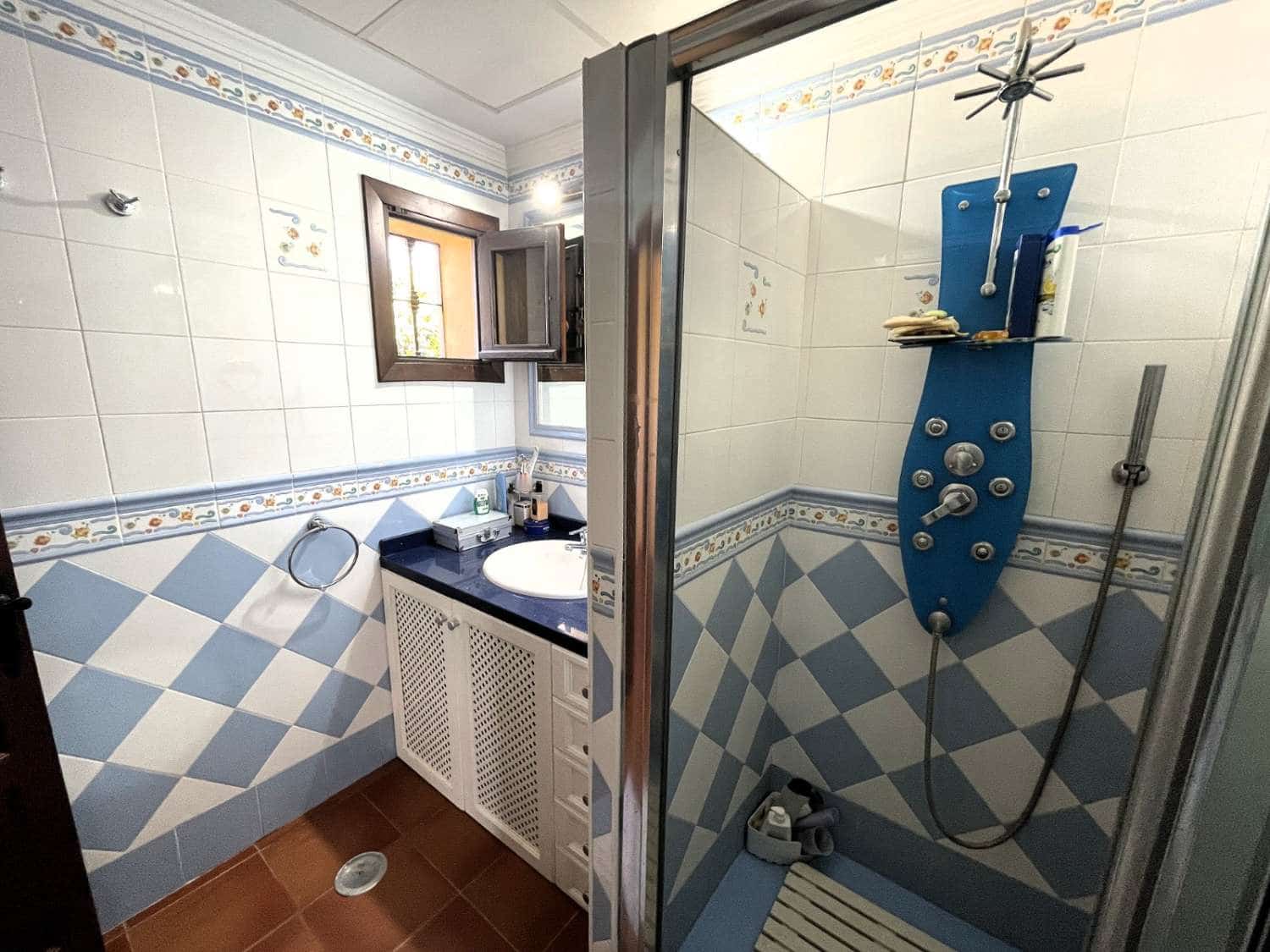 5 bedroom Villa for sale in Alhaurin de la Torre with pool garage - € 600,000 (Ref: 9434853)