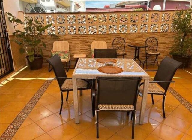 3 soverom Rekkehus til salgs i Alhaurín de la Torre med svømmebasseng garasje - € 505 000 (Ref: 9434855)