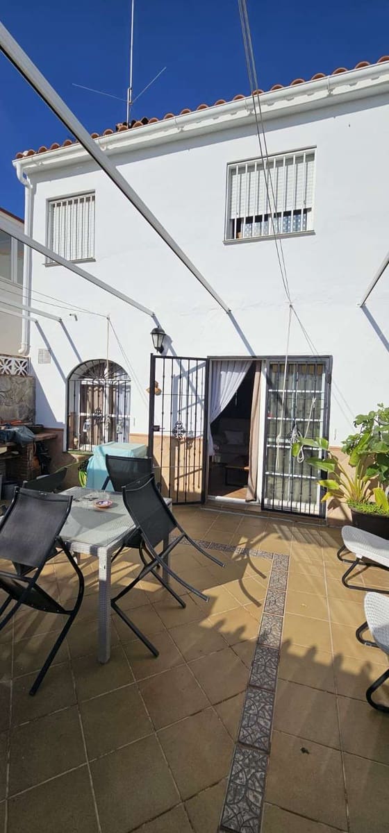 3 makuuhuone Rivitalo myytävänä paikassa Alhaurin de la Torre mukana uima-altaan 
autotalli - 478 000 € (Ref: 9434855)