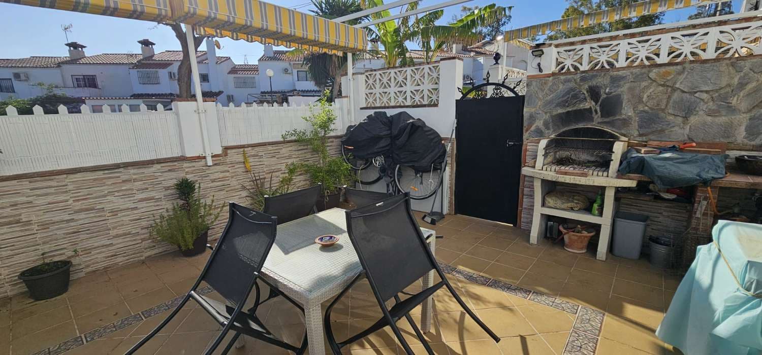 3 makuuhuone Rivitalo myytävänä paikassa Alhaurin de la Torre mukana uima-altaan 
autotalli - 478 000 € (Ref: 9434855)