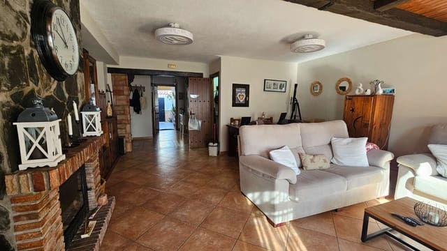 3 soveværelse Rækkehus til salg i Alhaurín de la Torre med swimmingpool garage - € 478.000 (Ref: 9434855)
