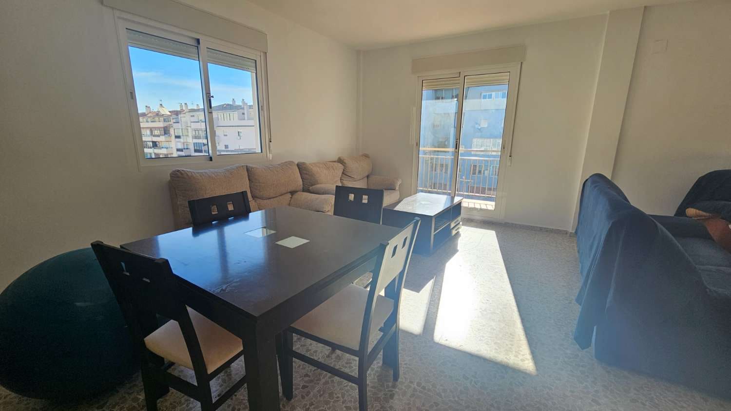 Piso de 4 habitaciones en Fuengirola en venta - 595.000 € (Ref: 9434862)