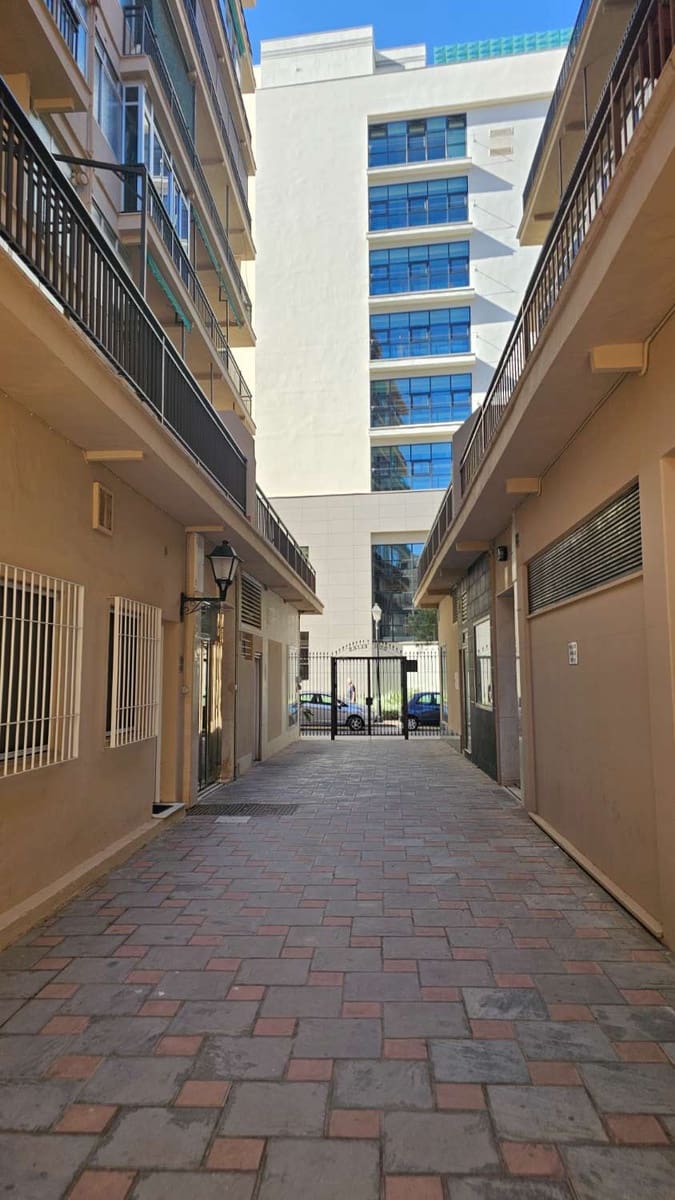 Piso de 4 habitaciones en Fuengirola en venta - 595.000 € (Ref: 9434862)