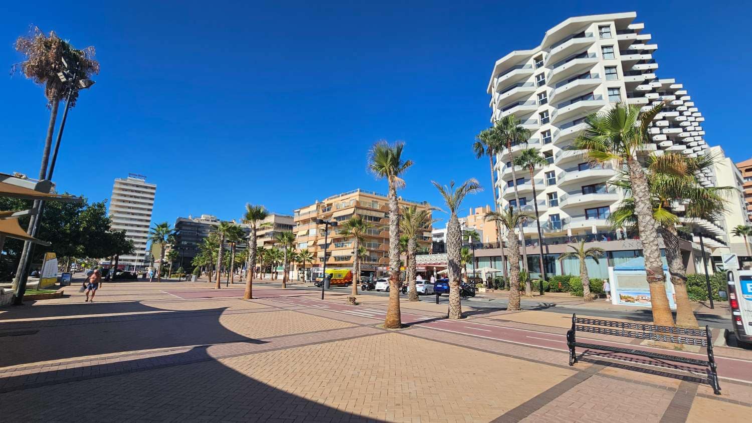 Piso de 4 habitaciones en Fuengirola en venta - 595.000 € (Ref: 9434862)