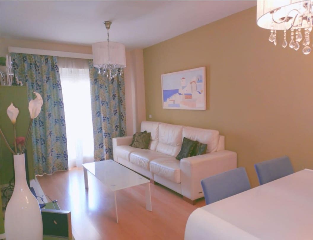 3 slaapkamer Flat te koop in Malaga stad met zwembad garage - € 489.000 (Ref: 9434863)