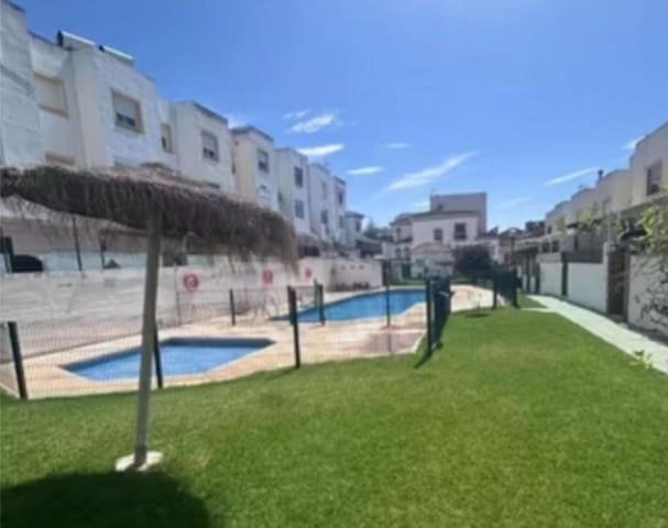Adosado de 3 habitaciones en Cártama en venta con piscina - 463.500 € (Ref: 9434864)