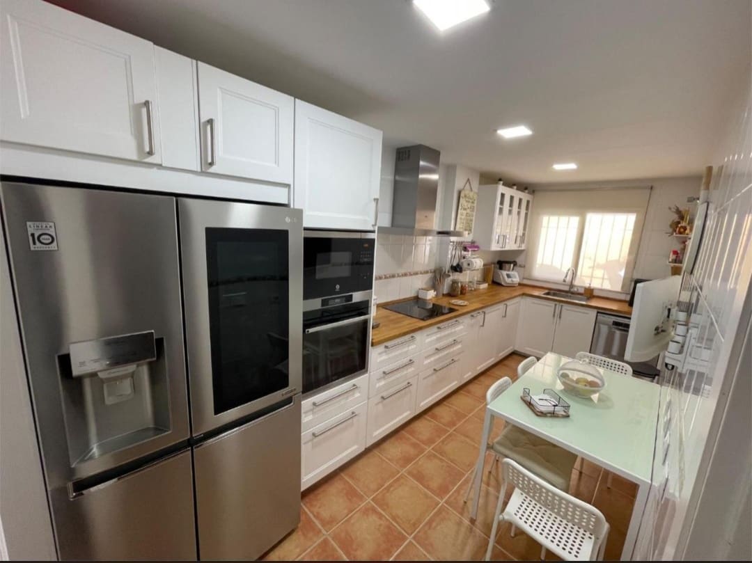 3 soverom Rekkehus til salgs i Rincon de la Victoria med svømmebasseng garasje - € 499 550 (Ref: 9434867)