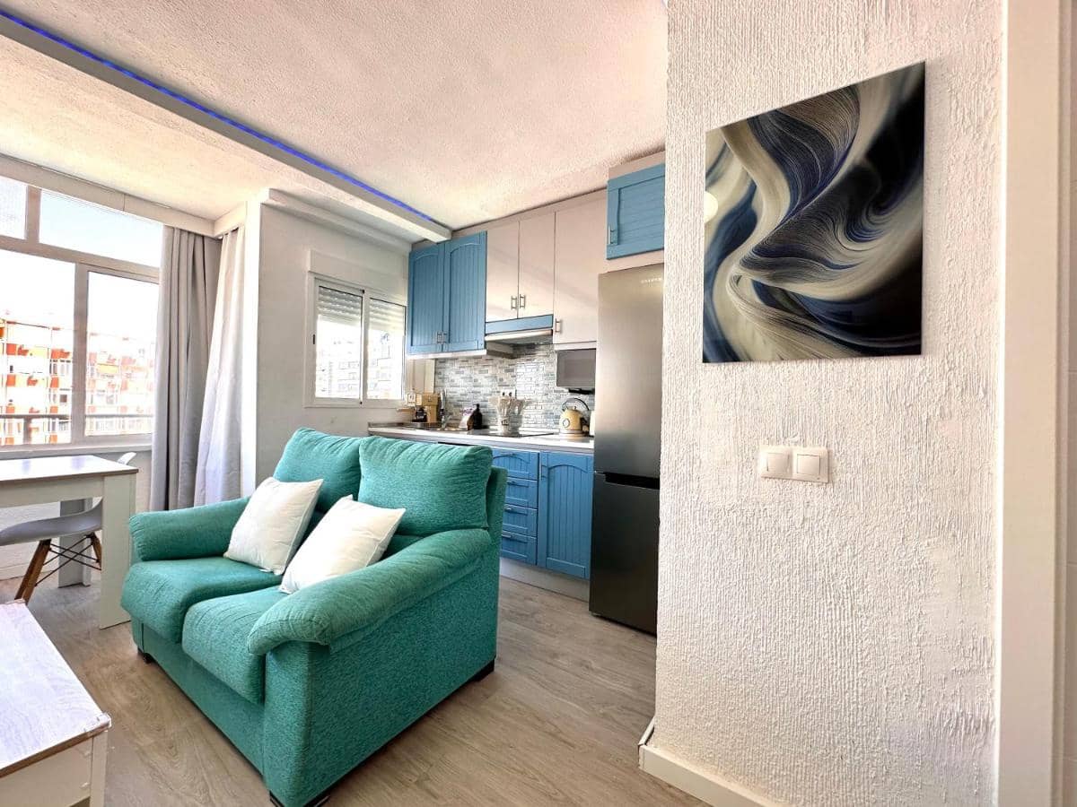 Studio for sale in Torremolinos with pool - € 175,000 (Ref: 9434868)