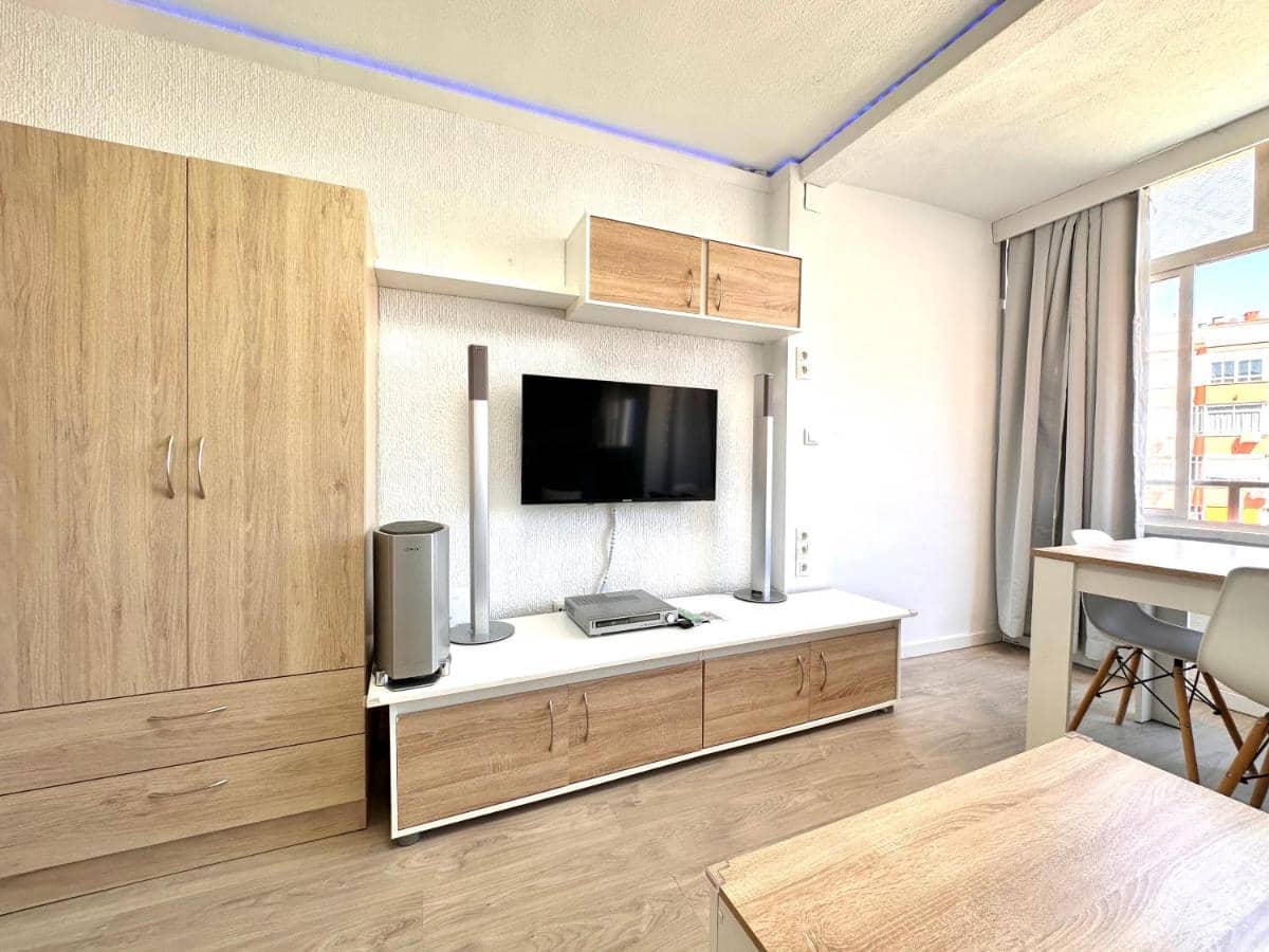 Studio for sale in Torremolinos with pool - € 175,000 (Ref: 9434868)