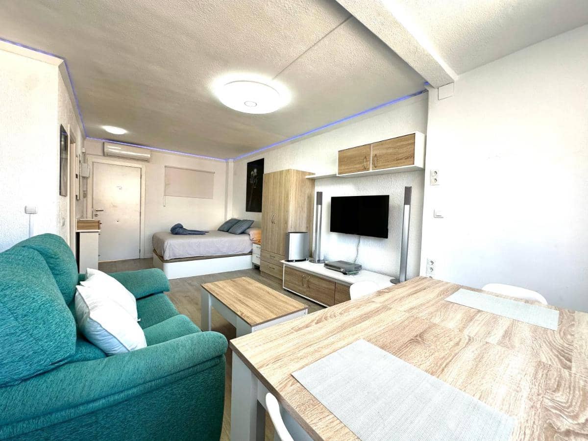 Studio for sale in Torremolinos with pool - € 175,000 (Ref: 9434868)