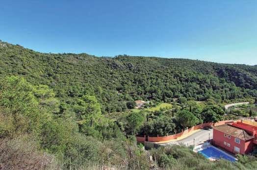 Rakentamaton maa myytävänä paikassa Benahavis - 850 000 € (Ref: 9434883)