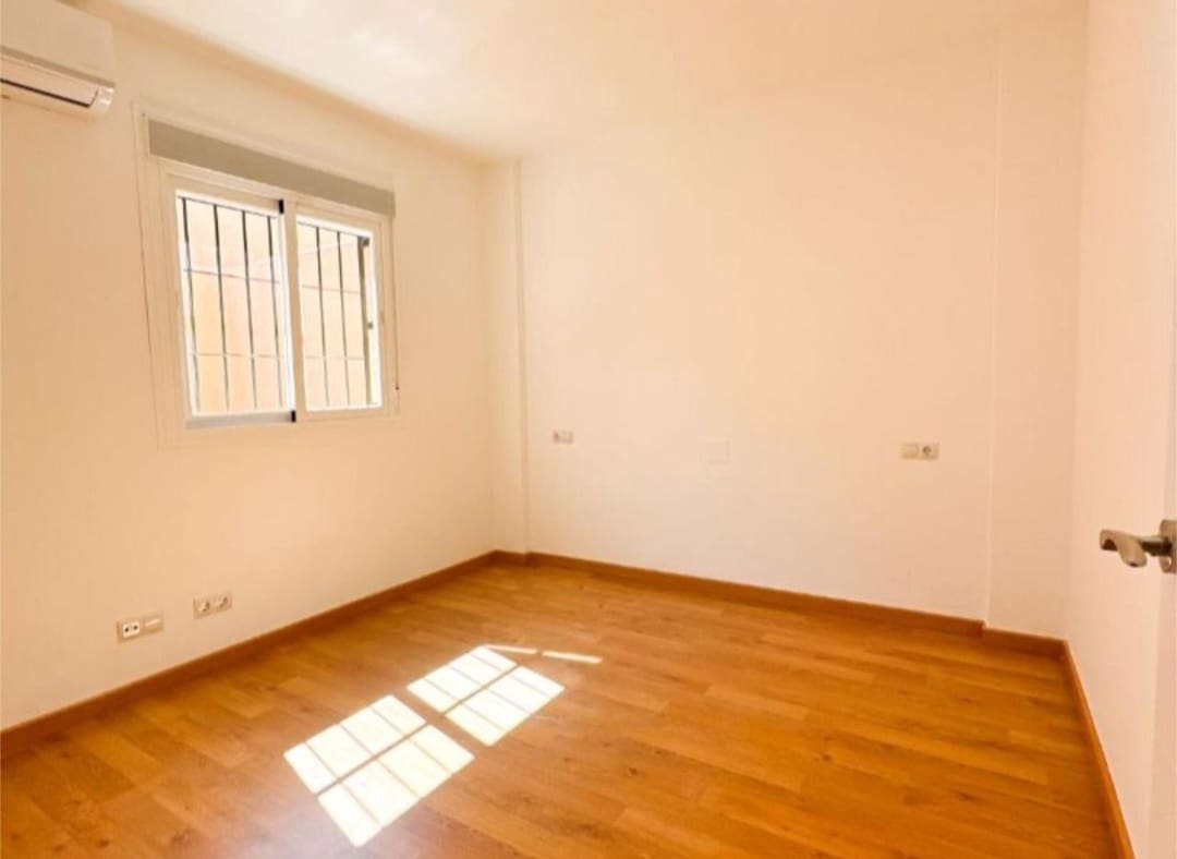 4 soveværelse Rækkehus til salg i Malaga by - € 360.500 (Ref: 9434886)