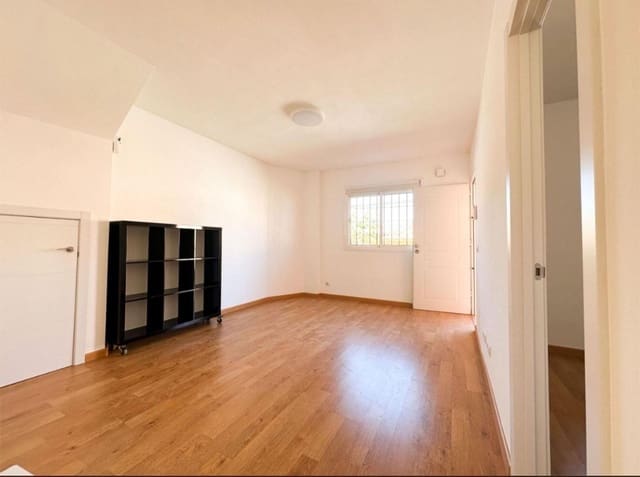 4 soveværelse Rækkehus til salg i Málaga by - € 360.500 (Ref: 9434886)