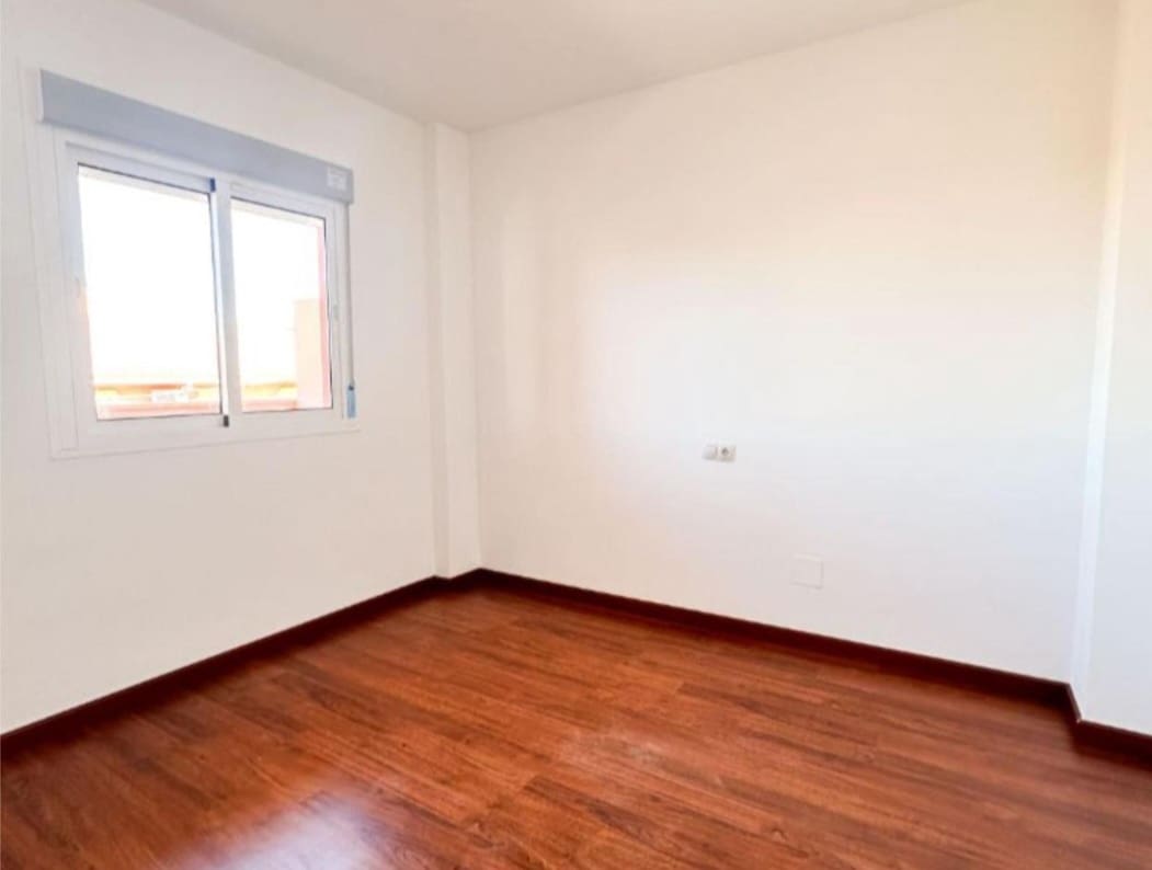 4 soveværelse Rækkehus til salg i Malaga by - € 360.500 (Ref: 9434886)