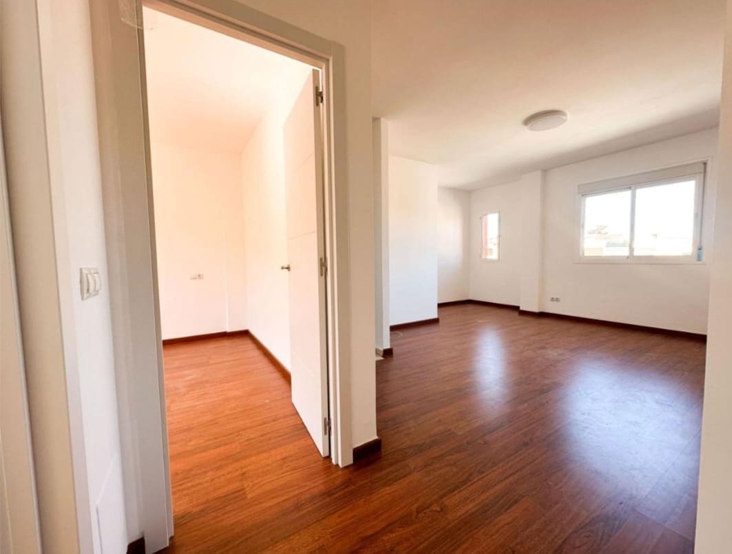 4 soveværelse Rækkehus til salg i Malaga by - € 360.500 (Ref: 9434886)