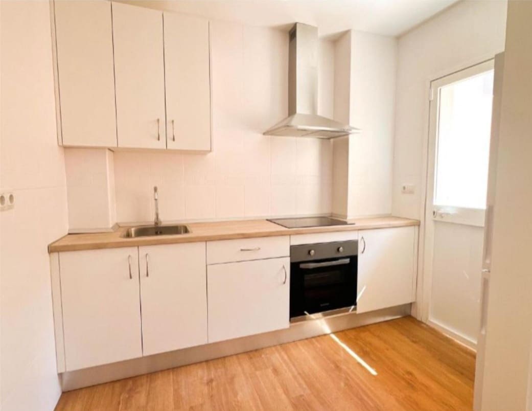 4 soveværelse Rækkehus til salg i Malaga by - € 360.500 (Ref: 9434886)