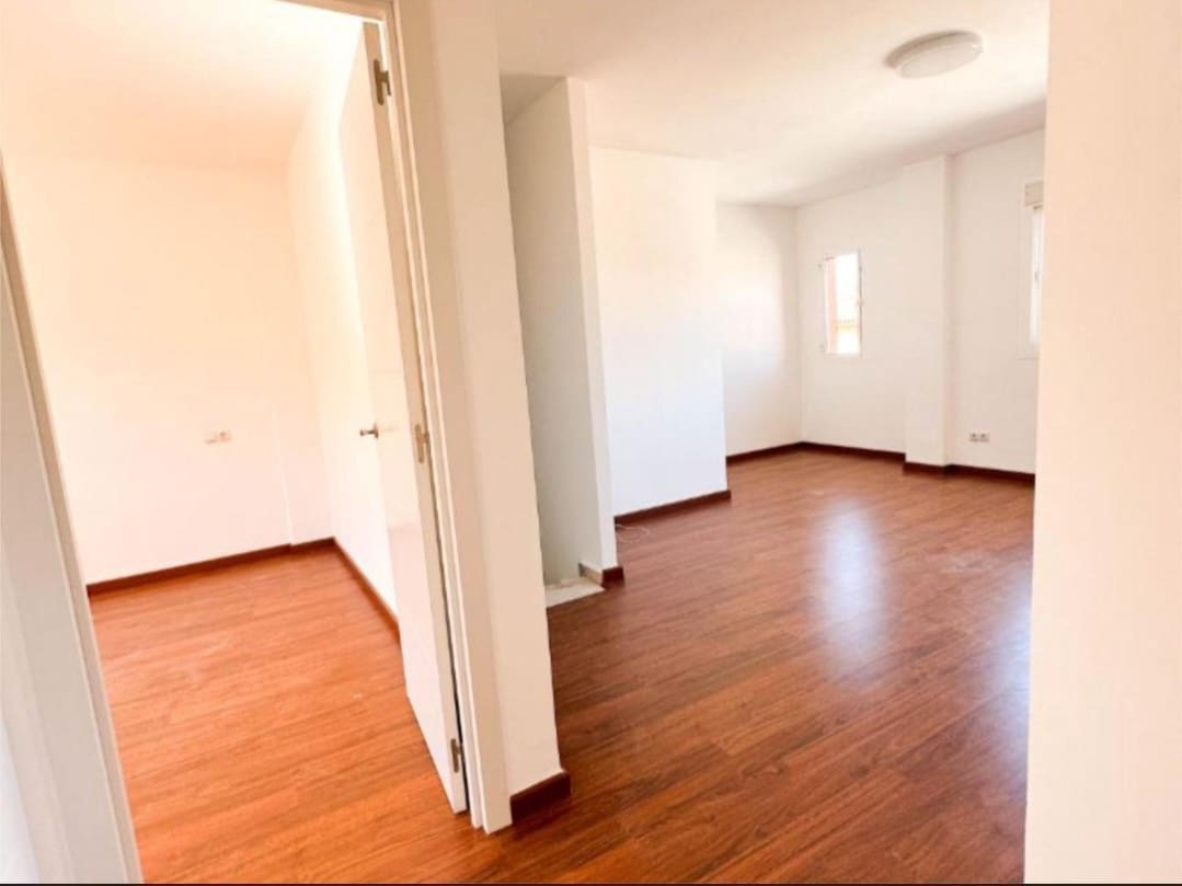 4 soveværelse Rækkehus til salg i Malaga by - € 360.500 (Ref: 9434886)