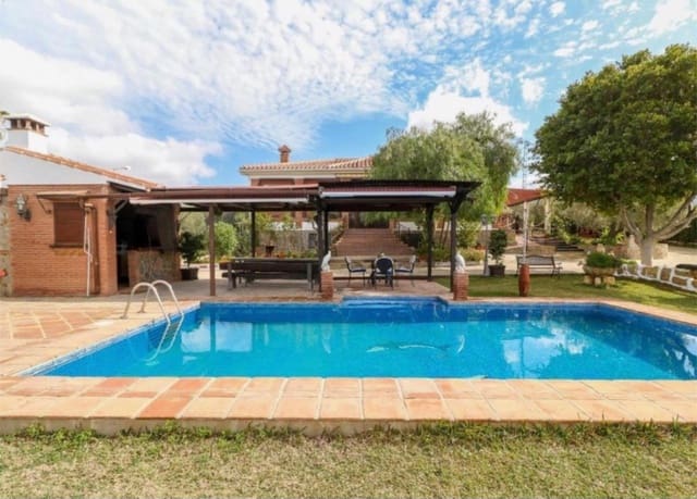 5 soverom Villa til salgs i Alhaurín el Grande med svømmebasseng garasje - € 669 500 (Ref: 9434887)