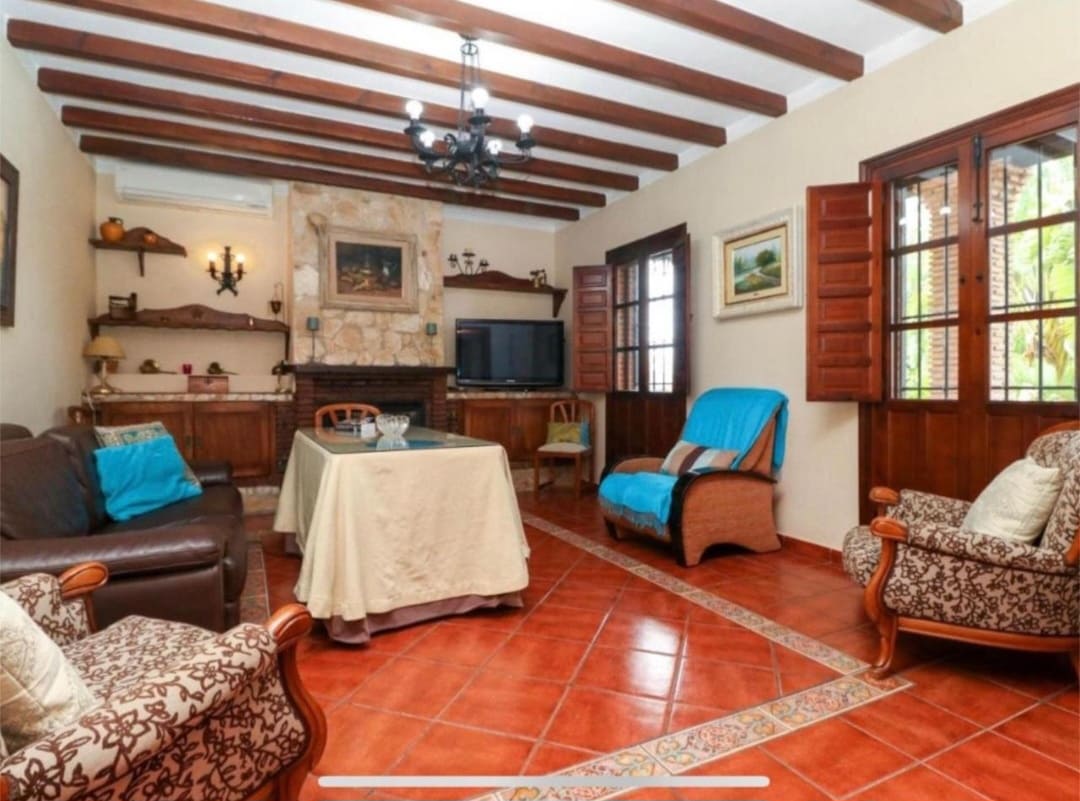 5 bedroom Villa for sale in Alhaurin el Grande with pool garage - € 669,500 (Ref: 9434887)