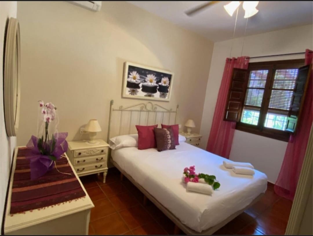 5 bedroom Villa for sale in Alhaurin el Grande with pool garage - € 669,500 (Ref: 9434887)