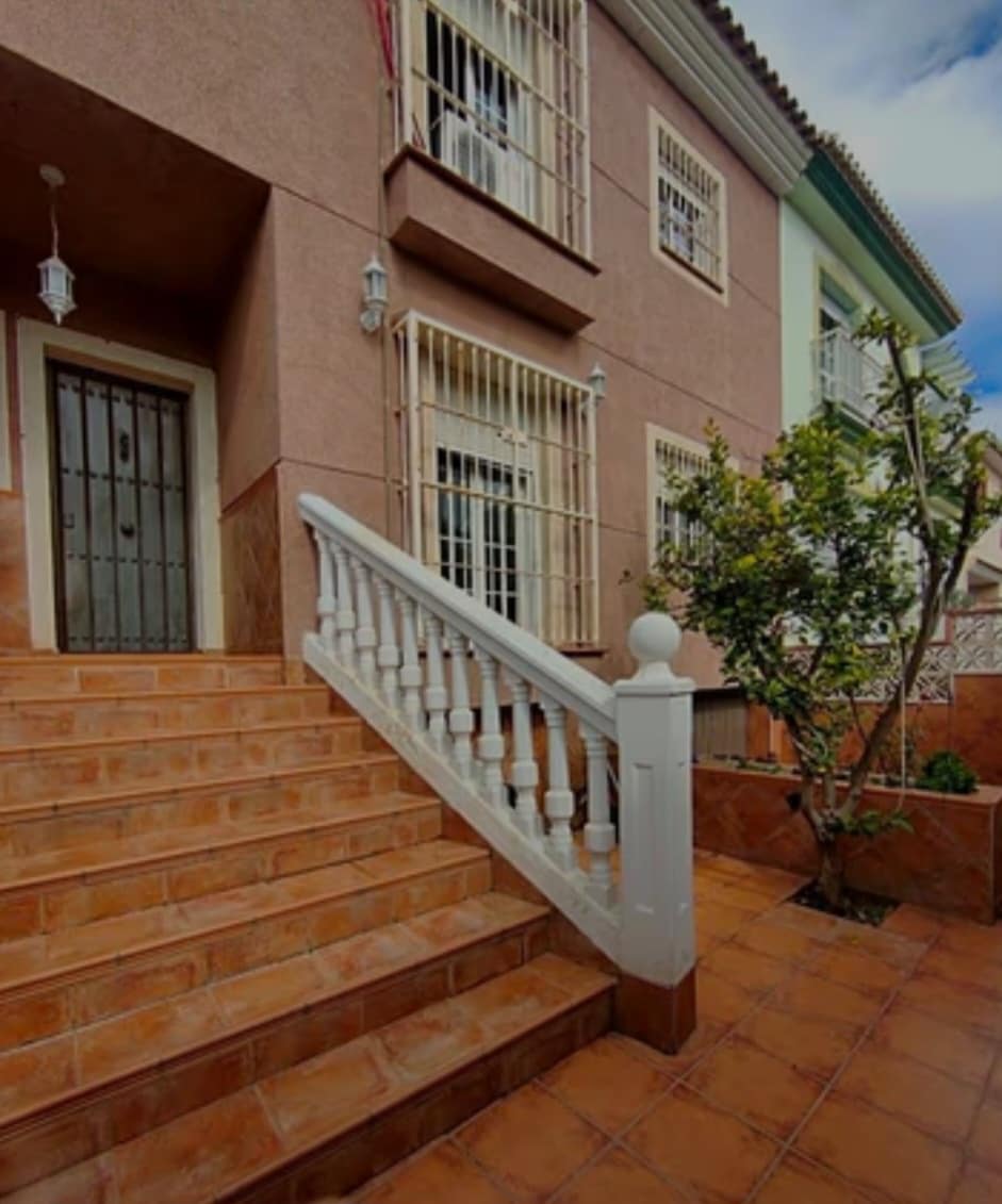 5 bedroom Semi-detached Villa for sale in Puerto de la Torre with pool garage - € 599,000 (Ref: 9434889)