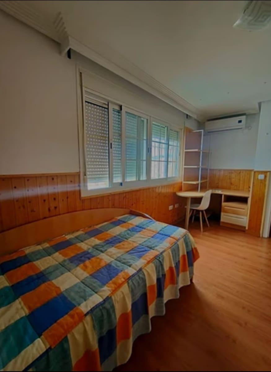 5 bedroom Semi-detached Villa for sale in Puerto de la Torre with pool garage - € 599,000 (Ref: 9434889)