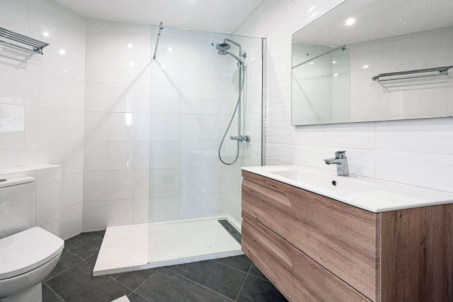 Ático de 3 habitaciones en Casares en venta con piscina - 899.000 € (Ref: 9434891)