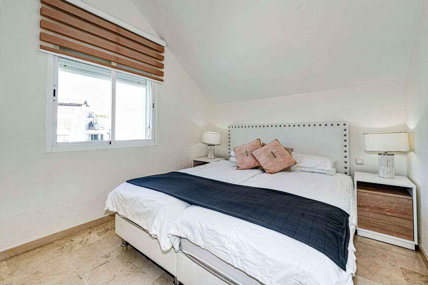 Ático de 3 habitaciones en Casares en venta con piscina - 899.000 € (Ref: 9434891)