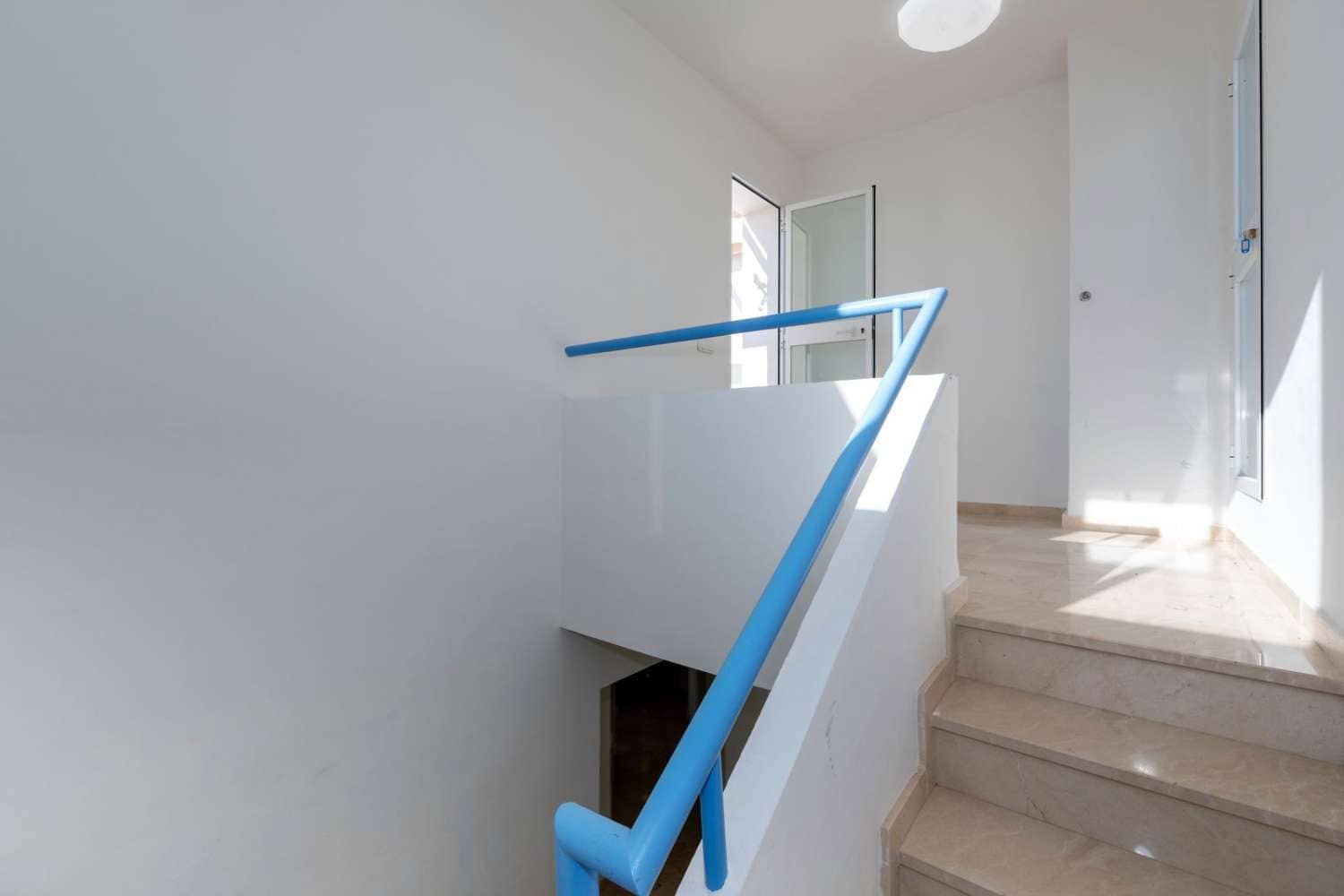 Ático de 3 habitaciones en Casares en venta con piscina - 899.000 € (Ref: 9434891)