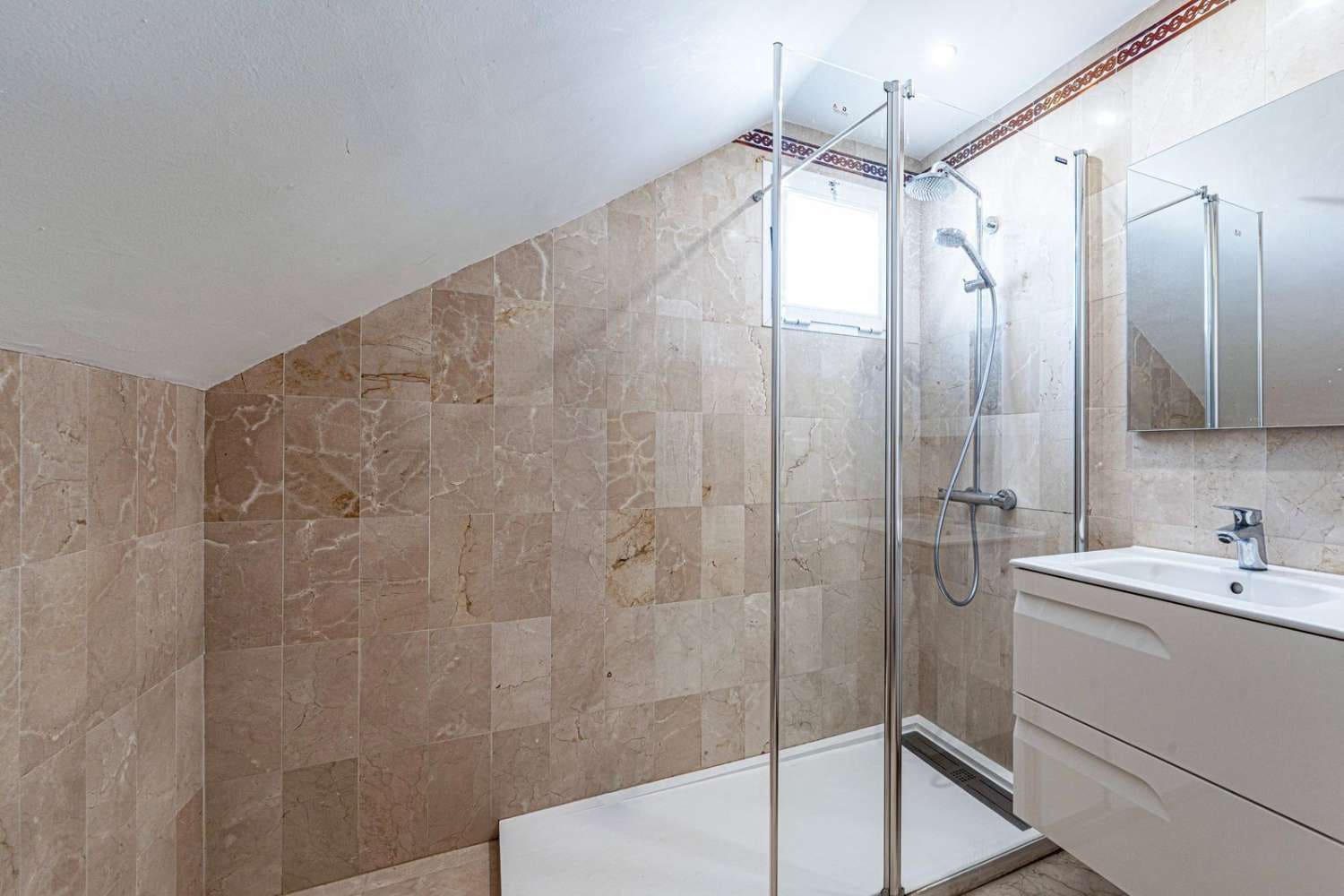 Ático de 3 habitaciones en Casares en venta con piscina - 899.000 € (Ref: 9434891)