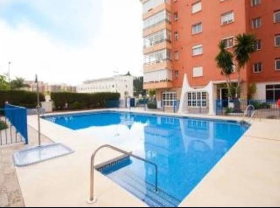 Appartement de Plage de 1 chambre de location de vacances à Torremolinos avec piscine garage - 490 € (Ref: 9434893)