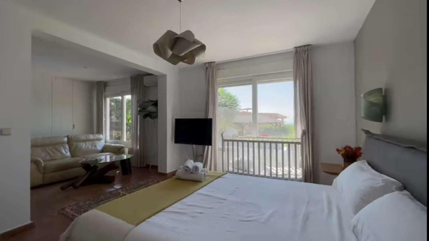 6 bedroom Villa for sale in Benalmadena with pool - € 1,495,000 (Ref: 9434897)