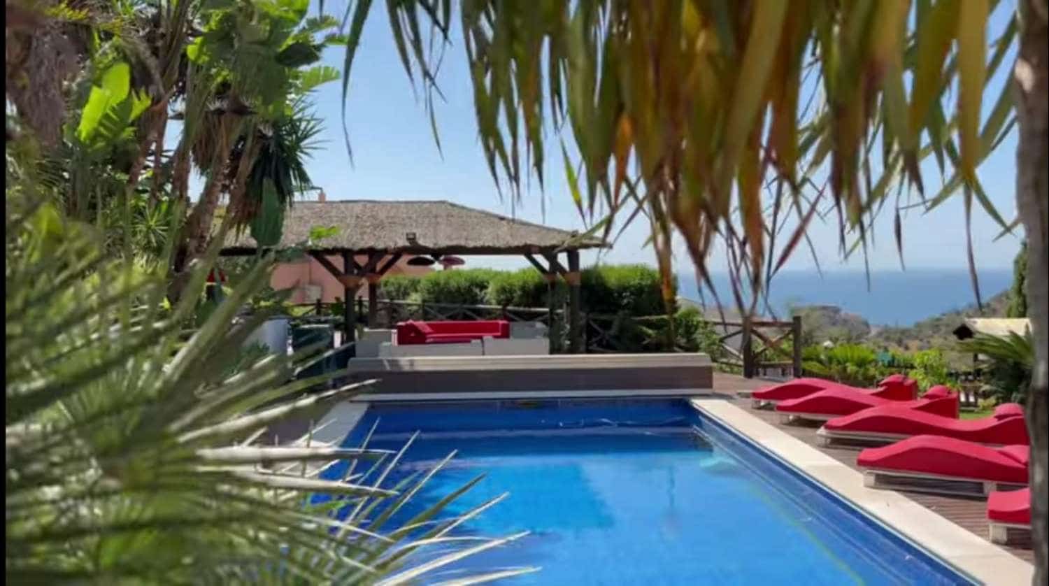6 bedroom Villa for sale in Benalmadena with pool - € 1,495,000 (Ref: 9434897)