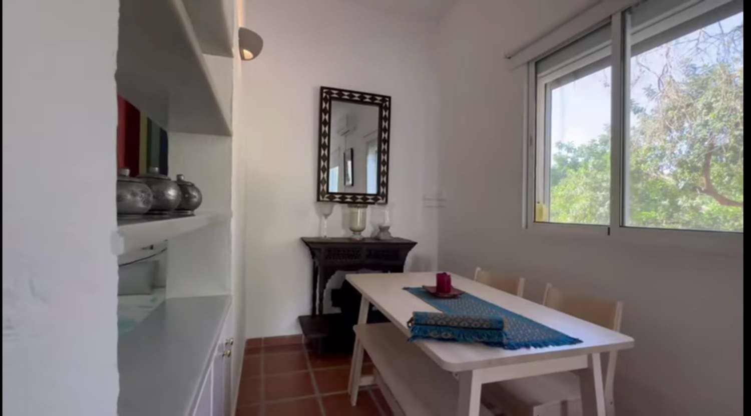 6 bedroom Villa for sale in Benalmadena with pool - € 1,495,000 (Ref: 9434897)