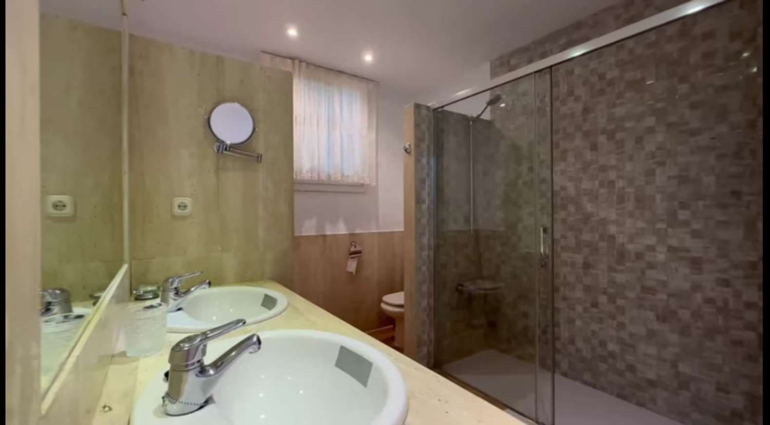 6 bedroom Villa for sale in Benalmadena with pool - € 1,495,000 (Ref: 9434897)