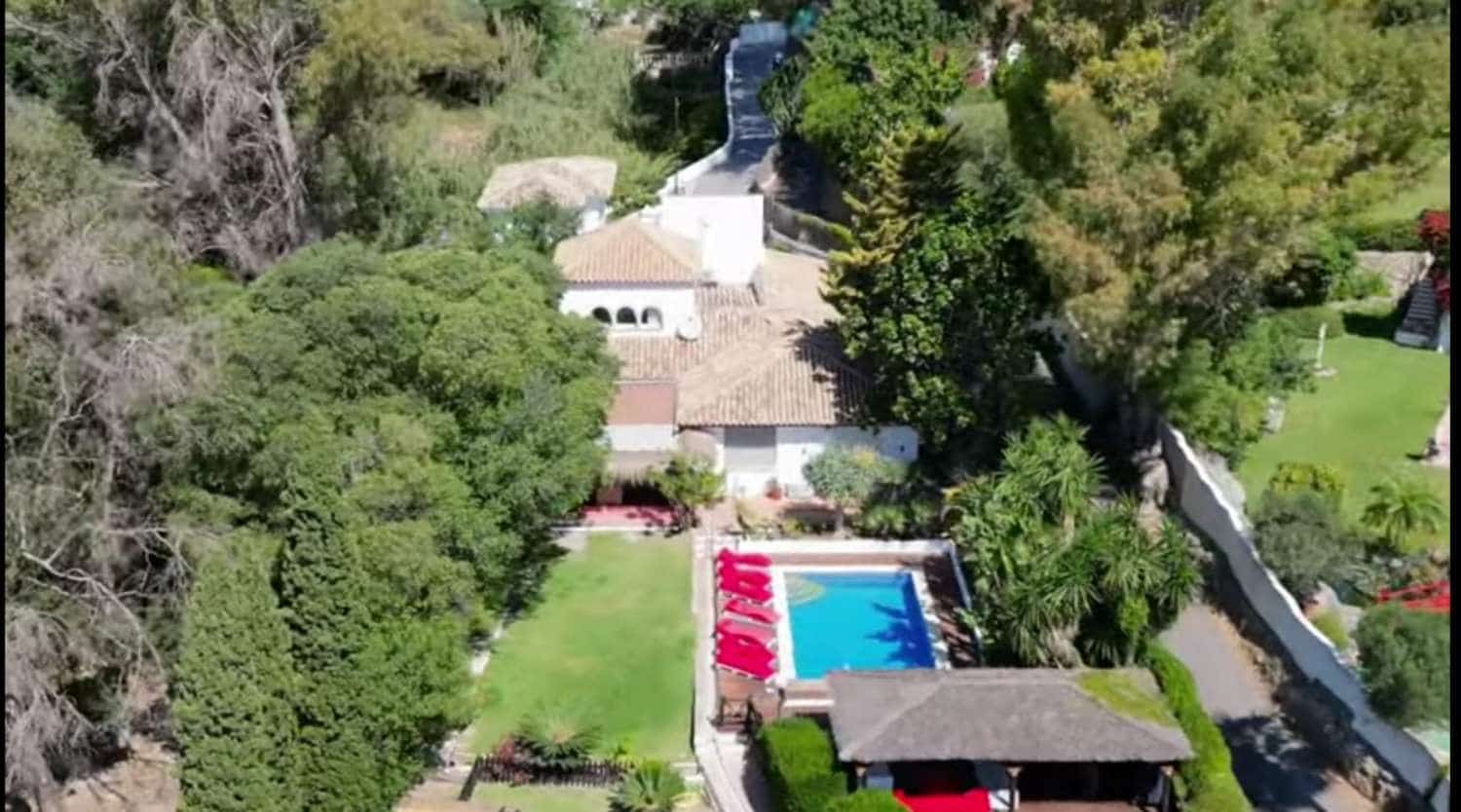 6 bedroom Villa for sale in Benalmadena with pool - € 1,495,000 (Ref: 9434897)