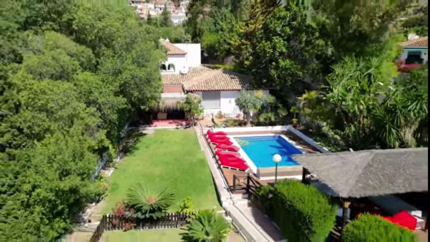 6 bedroom Villa for sale in Benalmadena with pool - € 1,495,000 (Ref: 9434897)