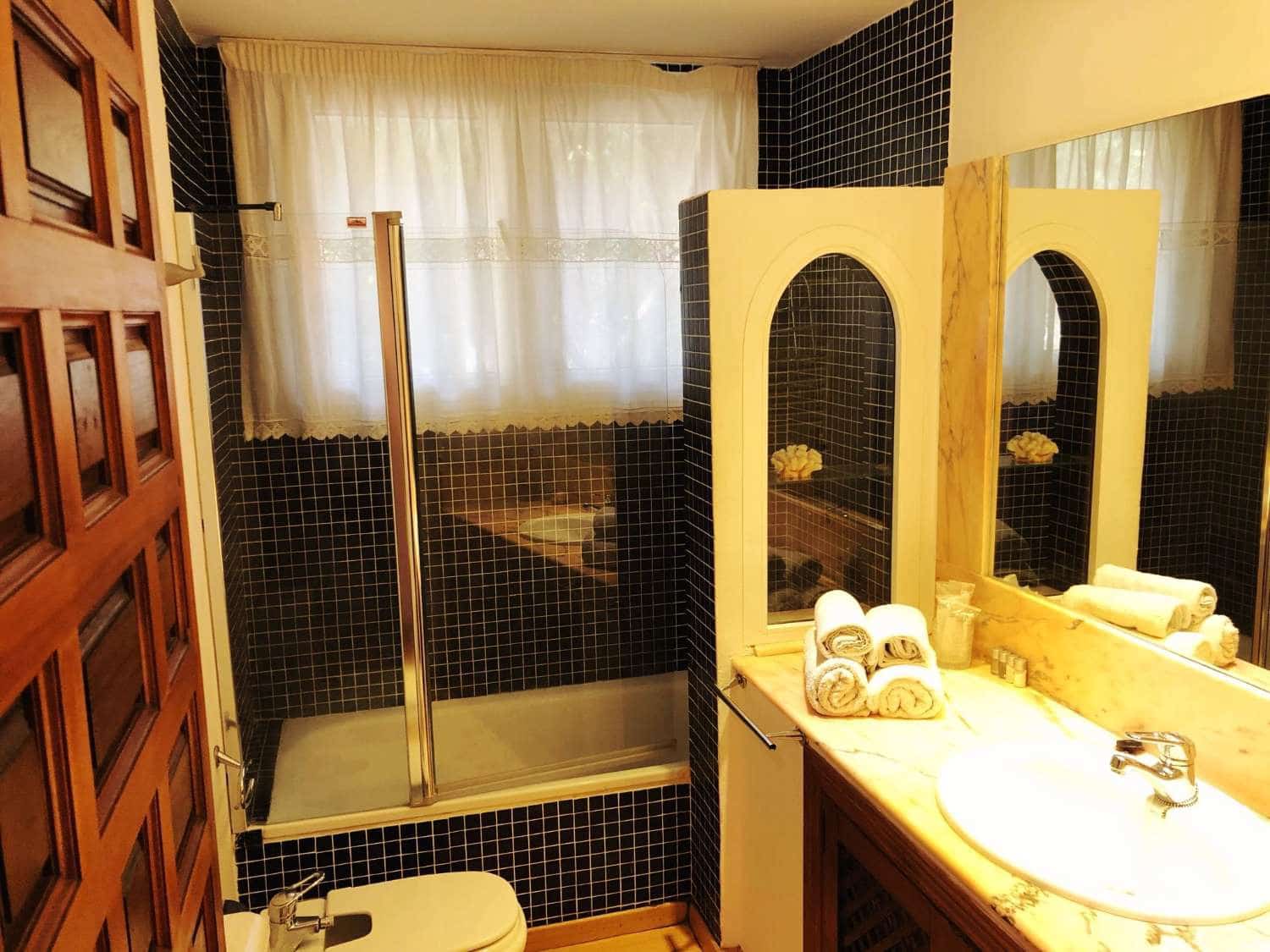 6 bedroom Villa for sale in Benalmadena with pool - € 1,495,000 (Ref: 9434897)