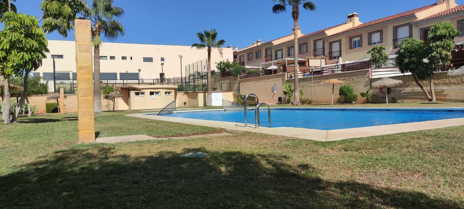6 Zimmer Doppelhaus zu verkaufen in Alhaurin de la Torre mit Pool Garage - 515.000 € (Ref: 9434903)