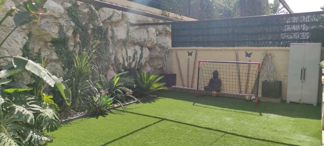 6 Zimmer Doppelhaus zu verkaufen in Alhaurín de la Torre mit Pool Garage - 515.000 € (Ref: 9434903)