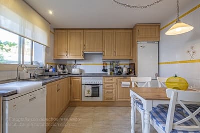 4 soverom Kjedet enebolig til salgs i Estepona med svømmebasseng garasje - € 550 000 (Ref: 9434906)