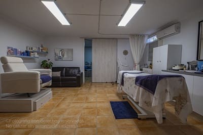 4 soverom Kjedet enebolig til salgs i Estepona med svømmebasseng garasje - € 550 000 (Ref: 9434906)