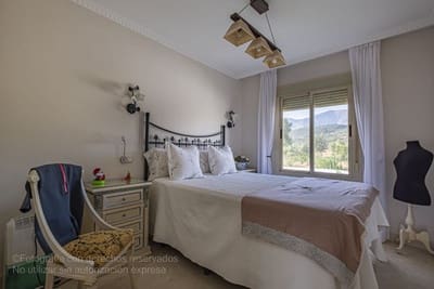 4 soverom Kjedet enebolig til salgs i Estepona med svømmebasseng garasje - € 550 000 (Ref: 9434906)