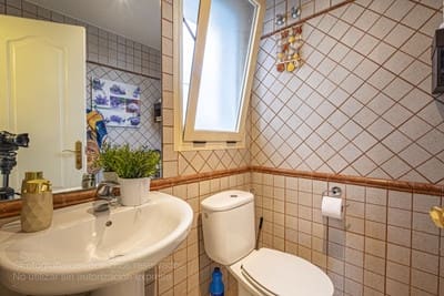 4 soverom Kjedet enebolig til salgs i Estepona med svømmebasseng garasje - € 550 000 (Ref: 9434906)