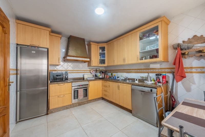 2 soveværelse Bungalow til salg i Marbella med garage - € 649.000 (Ref: 9434907)