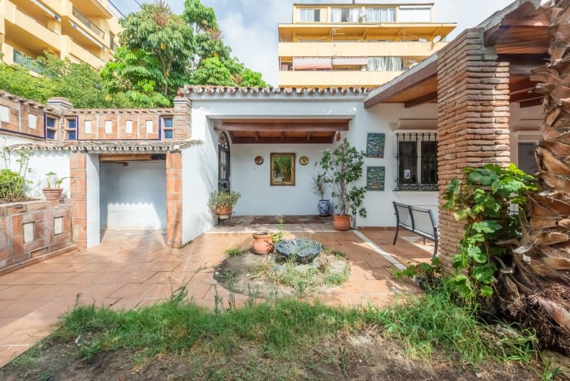2 soveværelse Bungalow til salg i Marbella med garage - € 649.000 (Ref: 9434907)