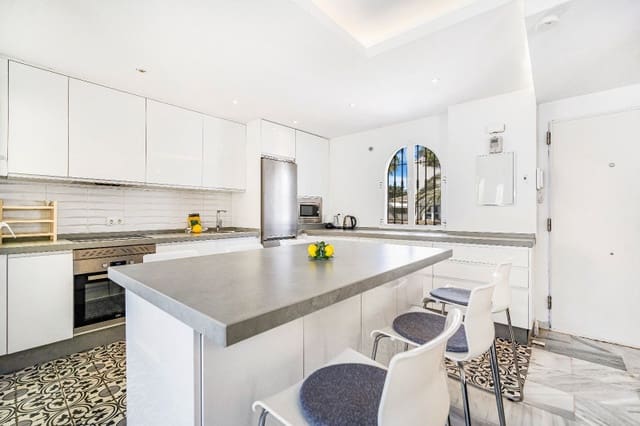 2 soveværelse Penthouse til salg i Marbella med swimmingpool - € 485.000 (Ref: 9434908)