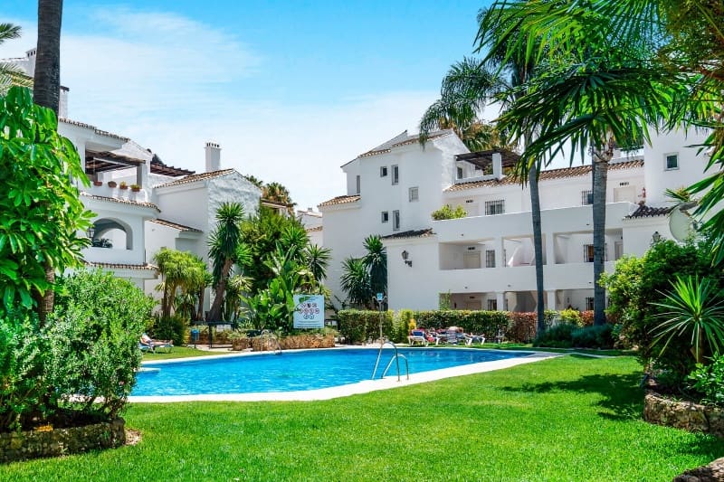 2 soveværelse Penthouse til salg i Marbella med swimmingpool - € 485.000 (Ref: 9434908)