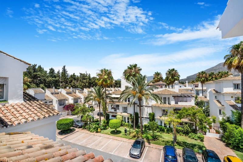 2 soveværelse Penthouse til salg i Marbella med swimmingpool - € 485.000 (Ref: 9434908)