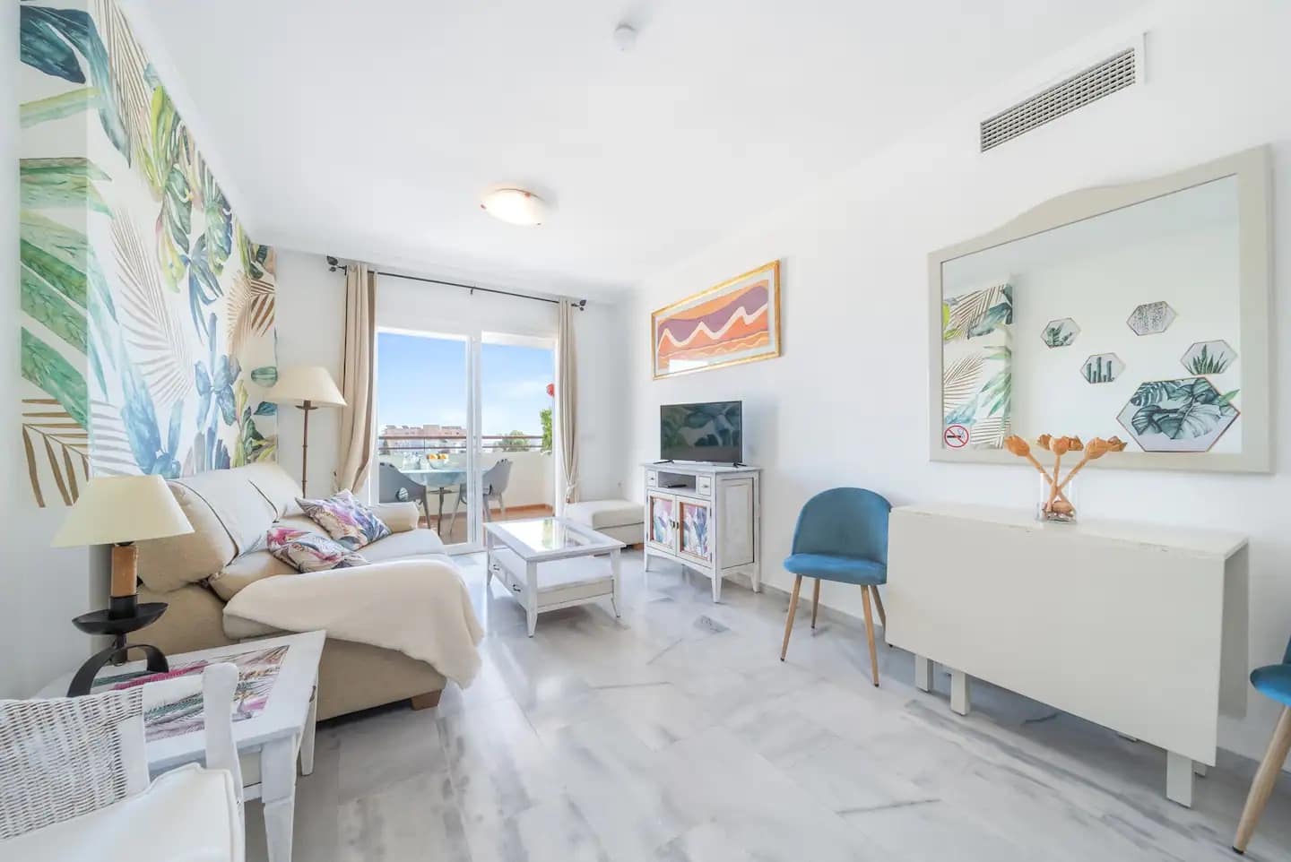 2 bedroom Beach Apartment for holiday rental in Benalmadena with pool garage - € 700 (Ref: 9434909)